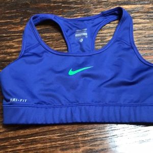 Nike pro dry fit sports bra
